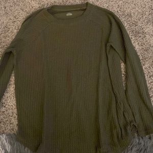 Cute army green top from American Eagle, very comfy